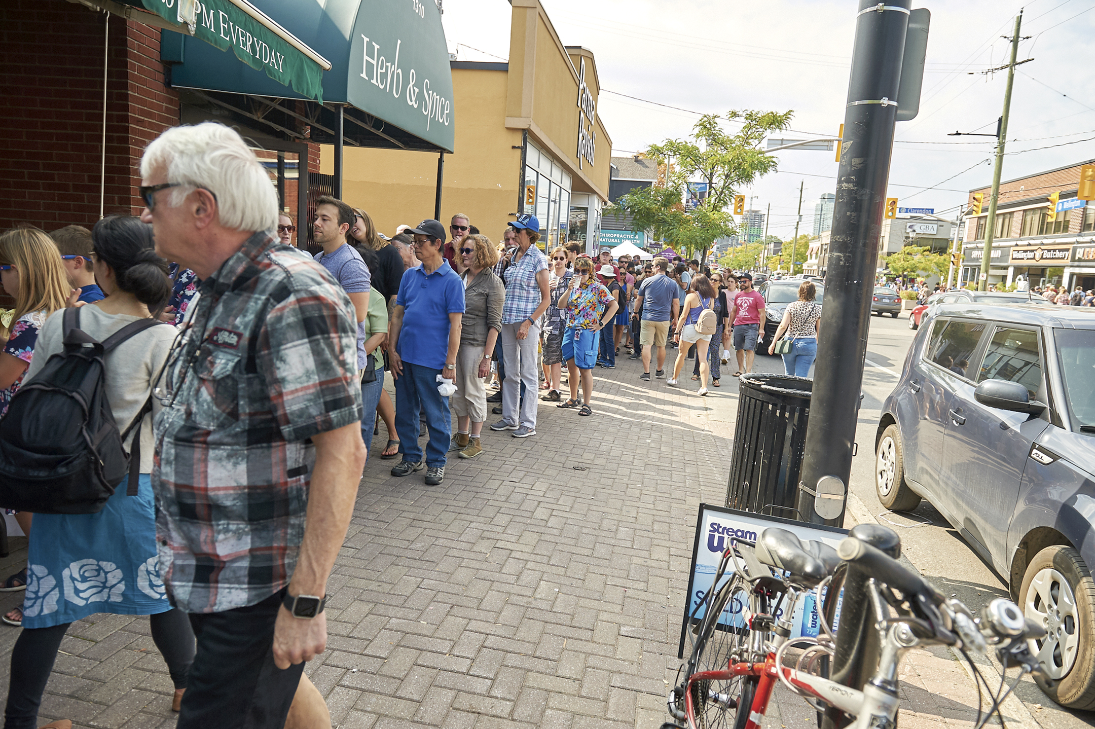 Crowds lined up to try some food from participating restaurants and stores during Taste of Wellington.