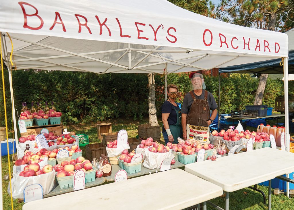 A photo of Barkley's Orchard stand in Kitchissippi.