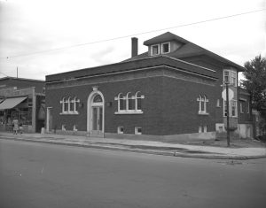 Radmore-Stewart Funeral Home (now Bagelshop) (City of Ottawa Archives, D00658 Sproul Collection)