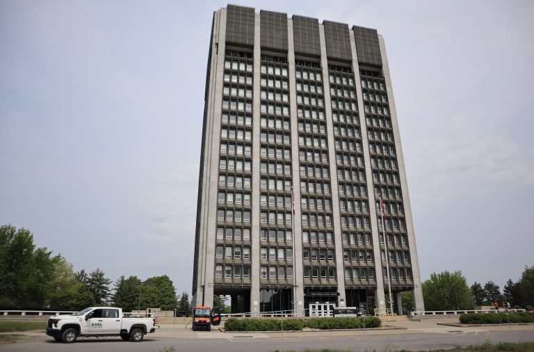 Tunney’s Pasture office building among those to face disposal