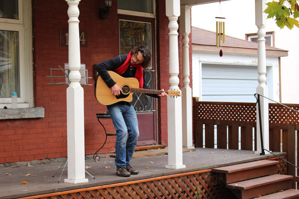 Sandy Dupuis at Ottawa Porchfest.